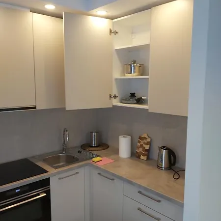 Zaibo G. 1 Apartment *